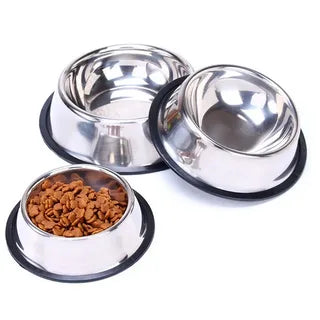 Large Capacity Bowl: The No-Mess Feeding Solution for Hungry Cats